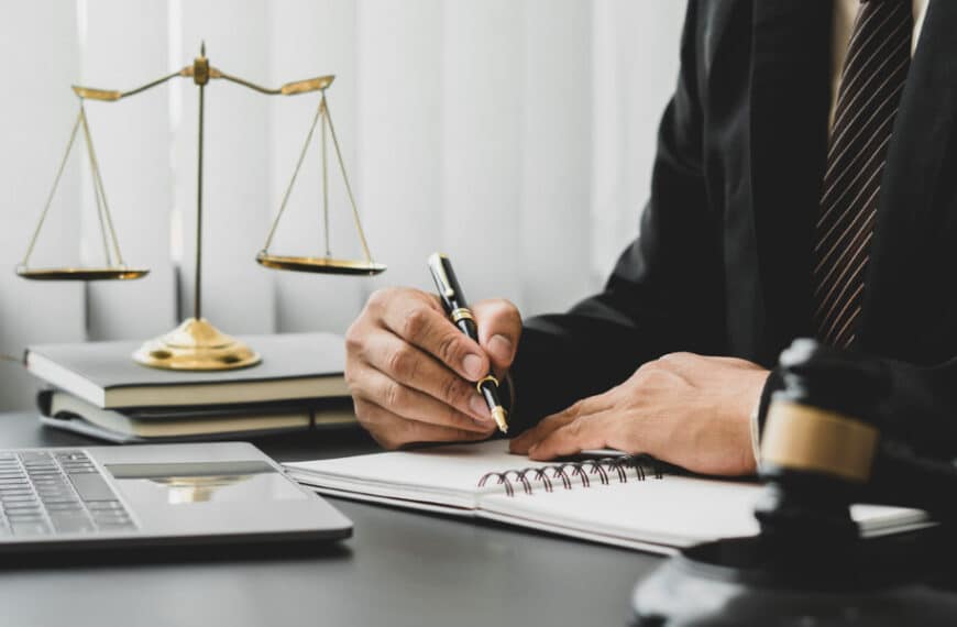 Top 4 Reasons Why You Need a Lawyer for Insurance Dispute Cases